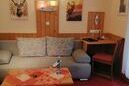 Sofa im Schwarzwaldzimmer